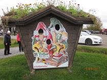 Levin Tonttulassa pysähdyimme Porokeitolle samalla vilkuiltiin ympäristöä Levin keskustassa