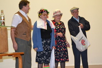 18.10.2017 WPK:n talolla sketsi esityksen  henkilöt " Baarissa "